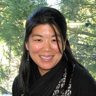 aileen headshot 1000x1000