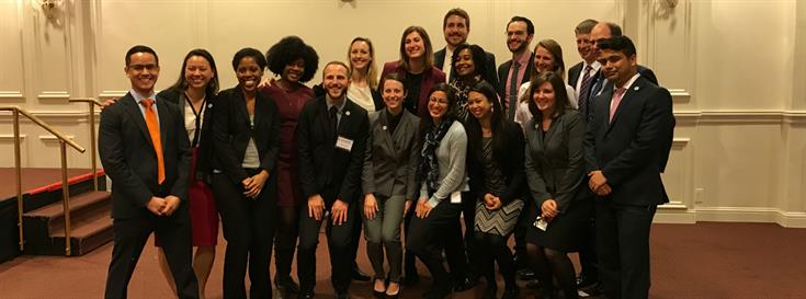 Local and global connections between scientists and policymakers