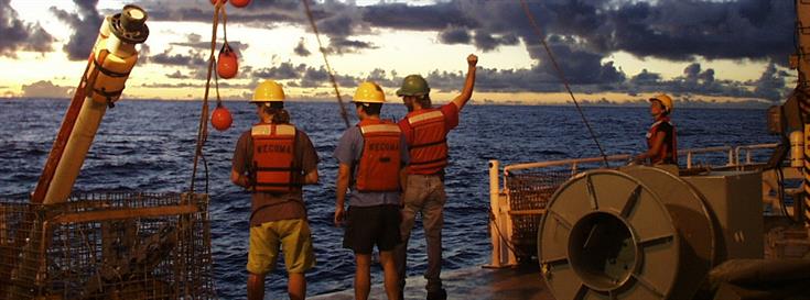 Moore Foundation grantee receives prestigious prize for work in marine microbiology